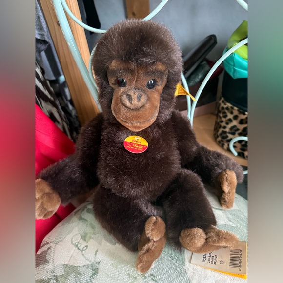 Steiff Gori baby Gorilla collectibles